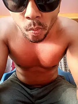 bigcock thick online show from April 12, 1:21 am