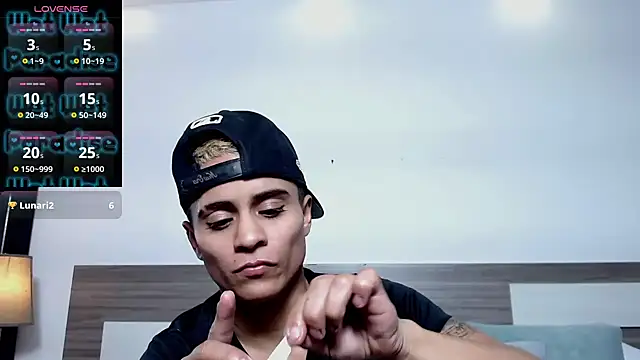 Liiamthompson online show from March 20, 9:41 pm