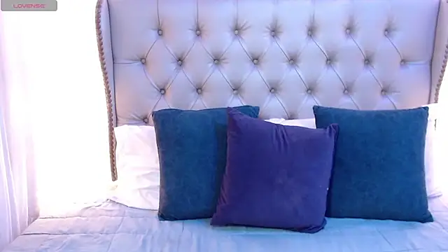 Snapshot of Liiamthompson chatting on June 1, 10:22 pm Liiamthompson online show from June 1, 10:22 pm