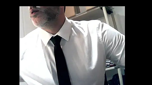 66MA69 online show from April 12, 5:01 am