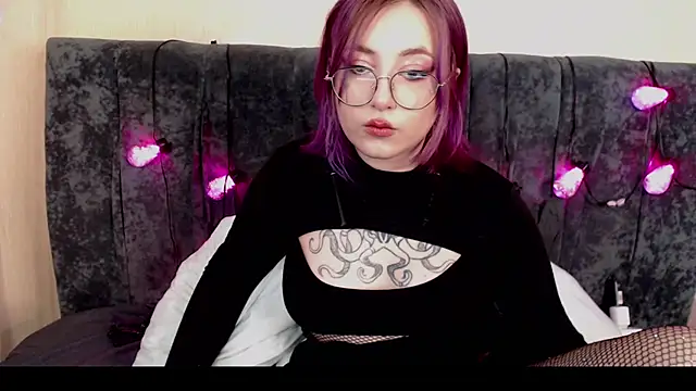 purplewitch online show from March 11, 1:23 pm