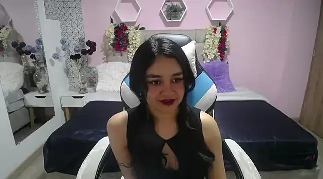Lucy Harris online show from January 29, 7:32 pm
