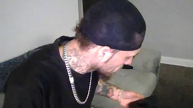 Snapshot of cruz815 chatting on November 8, 12:00 am cruz815 online show from November 8, 12:00 am