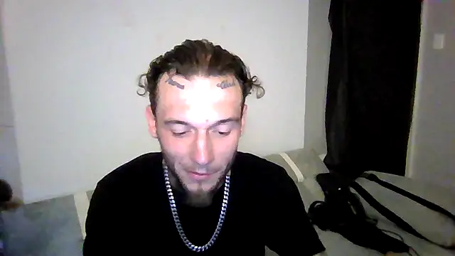 Snapshot of cruz815 chatting on November 11, 10:21 pm cruz815 online show from November 11, 10:21 pm