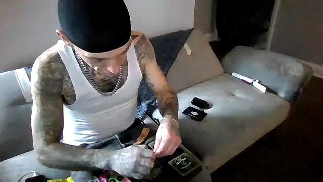 Snapshot of cruz815 chatting on November 14, 8:29 pm cruz815 online show from November 14, 8:29 pm