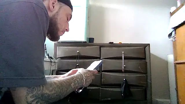 cruz815 online show from April 13, 12:43 pm