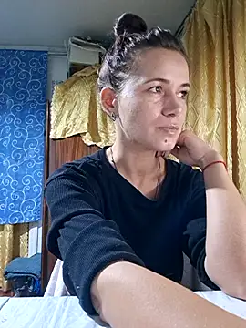 Snapshot of Belladonna253 chatting on October 21, 10:49 am Belladonna253 online show from October 21, 10:49 am