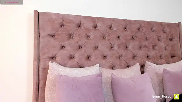 Snapshot of eva_roseee chatting on November 7, 9:15 pm eva roseee online show from November 7, 9:15 pm