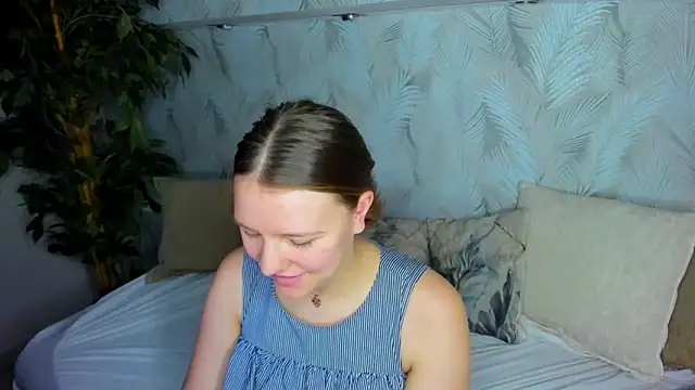 Snapshot of Jenny_Jimmy chatting on June 23, 9:18 am Jenny Jimmy online show from June 23, 9:18 am