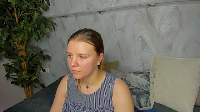 Snapshot of Jenny_Jimmy chatting on July 2, 9:15 am Jenny Jimmy online show from July 2, 9:15 am