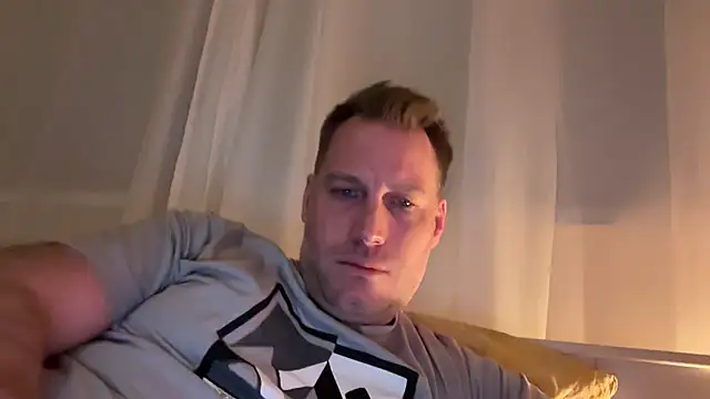 Snapshot of Christian87xxx chatting on December 13, 11:43 pm Christian87xxx online show from December 13, 11:43 pm