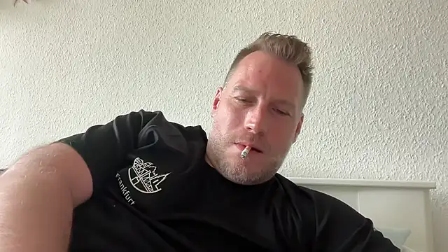 Snapshot of Christian87xxx chatting on June 6, 3:06 pm Christian87xxx online show from June 6, 3:06 pm