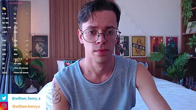 Snapshot of William_Henry_ chatting on February 20, 6:10 am William Henry online show from February 20, 6:10 am