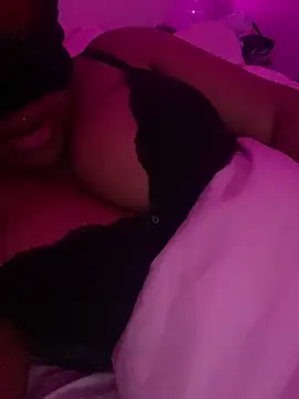 DaniJohnson online show from February 5, 10:33 pm