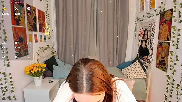 Snapshot of MaryWaddell chatting on December 18, 4:18 am MaryWaddell online show from December 18, 4:18 am