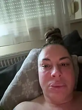 Snapshot of MeganCole01 chatting on January 30, 1:10 pm MeganCole01 online show from January 30, 1:10 pm