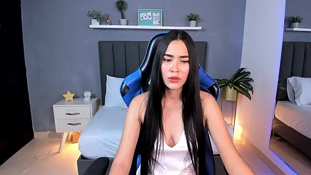 alessia leroy online show from February 19, 8:20 pm