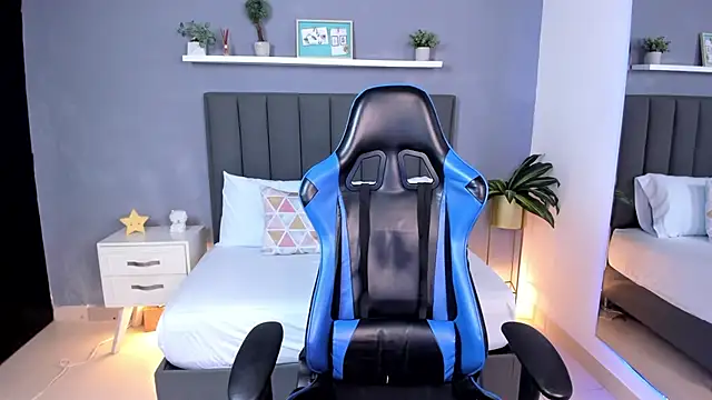 alessia leroy online show from February 19, 11:25 pm