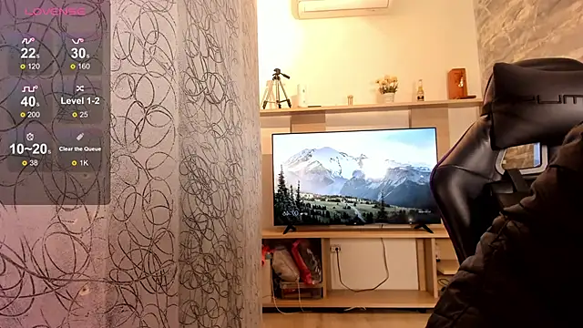 Snapshot of marcuscollins1_ chatting on February 13, 12:45 pm marcuscollins1 online show from February 13, 12:45 pm