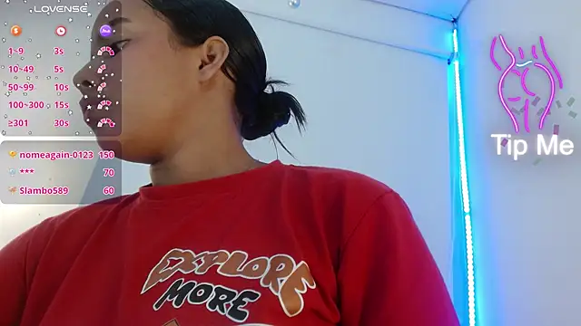 Snapshot of Roxy_Stonee chatting on October 9, 7:34 pm Roxy Stonee online show from October 9, 7:34 pm