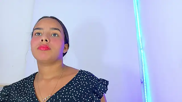 Snapshot of Roxy_Stonee chatting on October 23, 7:23 pm Roxy Stonee online show from October 23, 7:23 pm