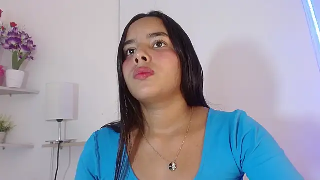 Snapshot of Roxy_Stonee chatting on November 7, 7:25 pm Roxy Stonee online show from November 7, 7:25 pm