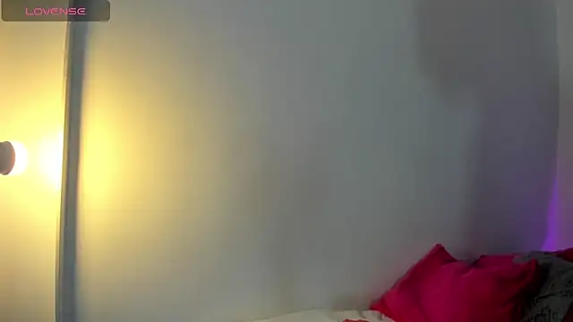 Snapshot of Roxy_Stonee chatting on February 2, 7:34 pm Roxy Stonee online show from February 2, 7:34 pm