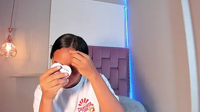 Roxy Stonee online show from April 1, 7:22 pm