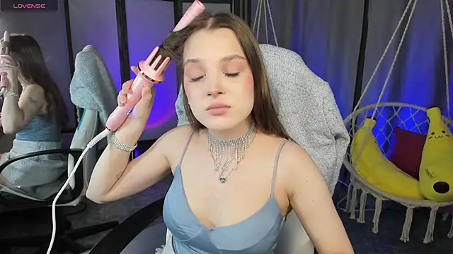 kaisajenner online show from February 19, 9:16 am