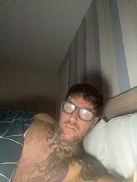 Snapshot of Jamesdeanmcqueen chatting on November 4, 11:26 pm Jamesdeanmcqueen online show from November 4, 11:26 pm