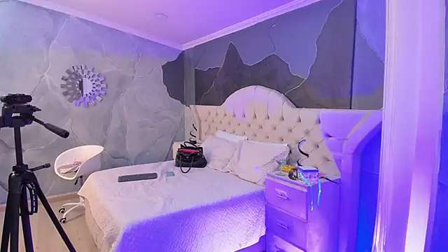 allicemackenzie online show from March 9, 12:21 am