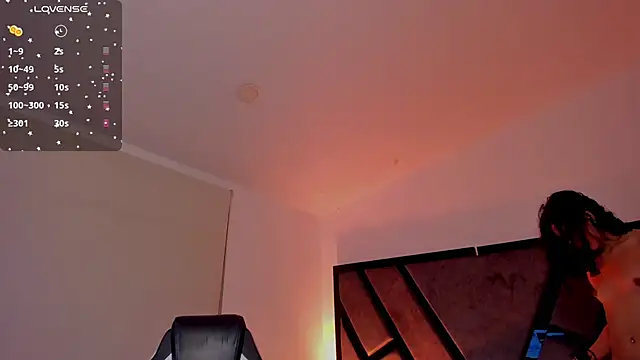 allicemackenzie online show from November 19, 6:24 am