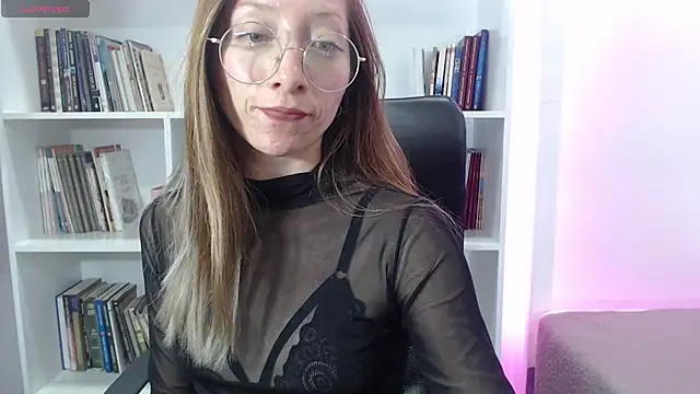 Snapshot of Carlin_Diaz chatting on February 10, 4:52 am Carlin Diaz online show from February 10, 4:52 am