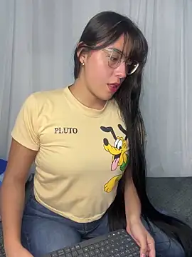 Snapshot of megan_cl chatting on February 27, 1:48 am megan cl online show from February 27, 1:48 am