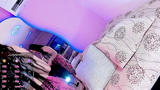 Dalis Hills online show from April 8, 4:45 am