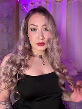 Lally Valencia   online show from April 19, 6:46 am