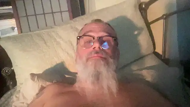 Snapshot of BigManCandy chatting on February 3, 5:18 am BigManCandy online show from February 3, 5:18 am