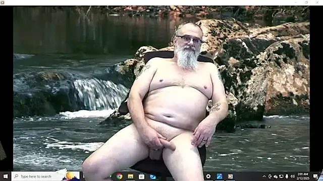Snapshot of BigManCandy chatting on February 12, 7:02 am BigManCandy online show from February 12, 7:02 am