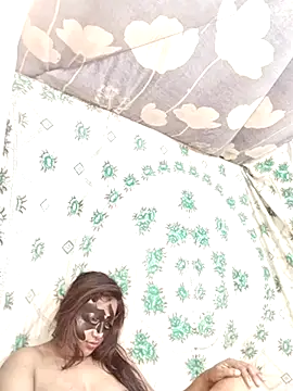 Snapshot of monekhan123 chatting on February 15, 6:55 am monekhan123 online show from February 15, 6:55 am