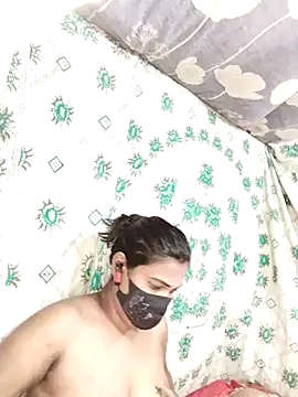 Snapshot of monekhan123 chatting on February 19, 8:31 pm monekhan123 online show from February 19, 8:31 pm