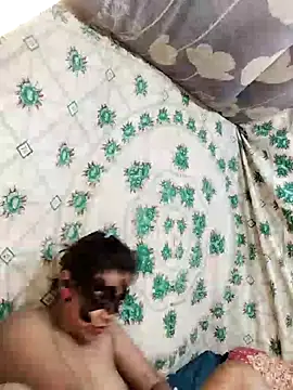 Snapshot of monekhan123 chatting on February 28, 4:32 am monekhan123 online show from February 28, 4:32 am