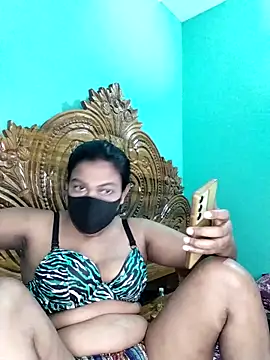 Snapshot of monekhan123 chatting on November 9, 2:15 pm monekhan123 online show from November 9, 2:15 pm