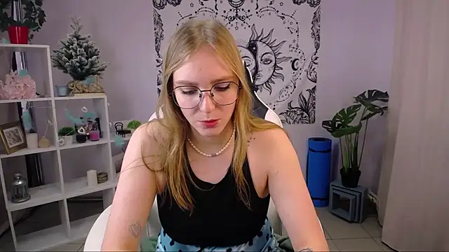 Snapshot of VeronicaAndersen chatting on February 2, 6:26 am VeronicaAndersen online show from February 2, 6:26 am