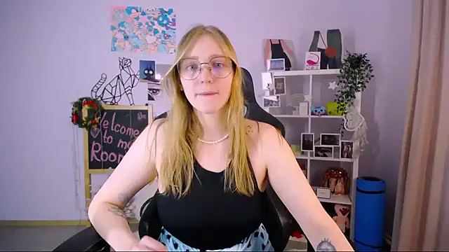 Snapshot of VeronicaAndersen chatting on February 4, 9:49 am VeronicaAndersen online show from February 4, 9:49 am