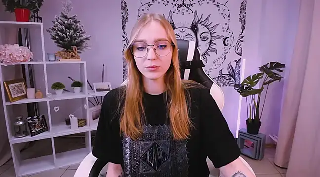 Snapshot of VeronicaAndersen chatting on February 16, 12:21 pm VeronicaAndersen online show from February 16, 12:21 pm