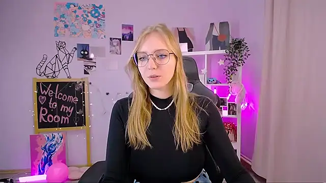 Snapshot of VeronicaAndersen chatting on February 19, 12:22 pm VeronicaAndersen online show from February 19, 12:22 pm