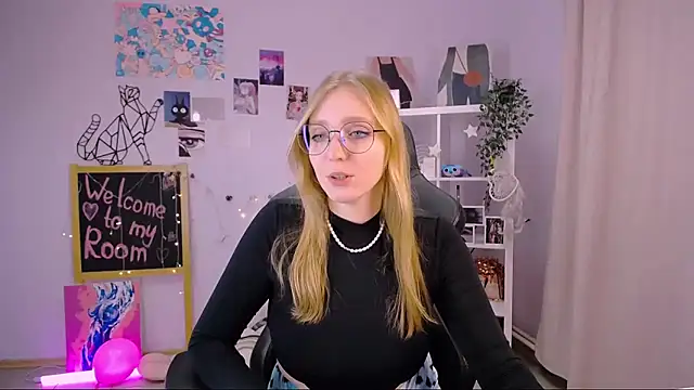 Snapshot of VeronicaAndersen chatting on February 19, 3:27 pm VeronicaAndersen online show from February 19, 3:27 pm