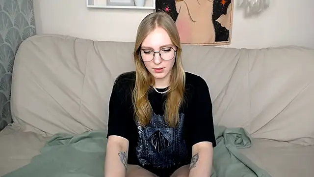 Snapshot of VeronicaAndersen chatting on February 21, 6:40 am VeronicaAndersen online show from February 21, 6:40 am