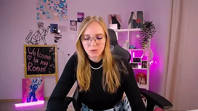 Snapshot of VeronicaAndersen chatting on February 23, 6:23 pm VeronicaAndersen online show from February 23, 6:23 pm