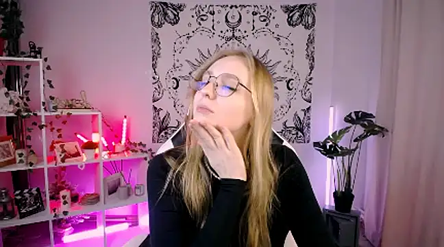 Snapshot of VeronicaAndersen chatting on February 24, 8:14 pm VeronicaAndersen online show from February 24, 8:14 pm
